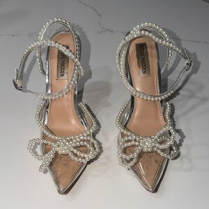 Steve Madden Viable Pearl Clear Silver Pointed Toe Heels Stiletto | 9